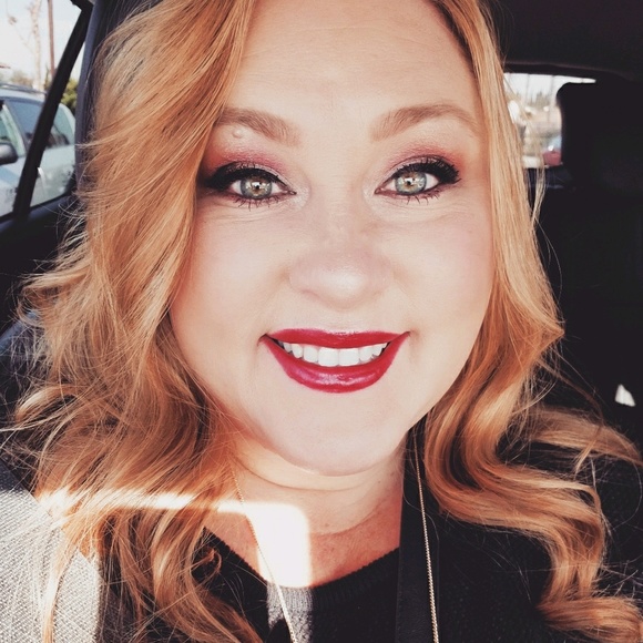 Meet your Posher, Lori - Picture 1 of 1